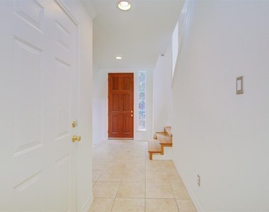 911 Reinicke Street - Photo Thumbnail 4