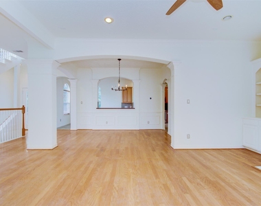 911 Reinicke Street - Photo Thumbnail 17