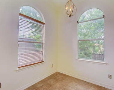 911 Reinicke Street - Photo Thumbnail 26
