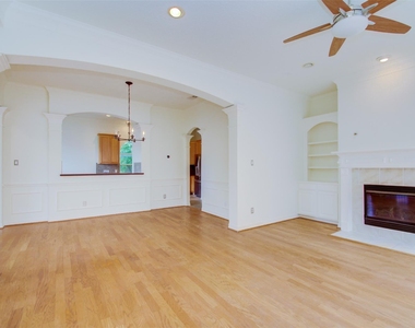 911 Reinicke Street - Photo Thumbnail 19