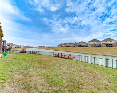 3707 W Alessano Lane - Photo Thumbnail 45