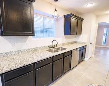 16307 Mulberry Run Court - Photo Thumbnail 6