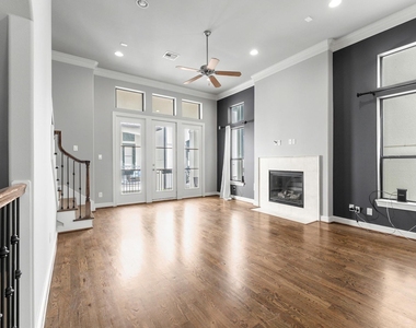 634 Nagle Street - Photo Thumbnail 9