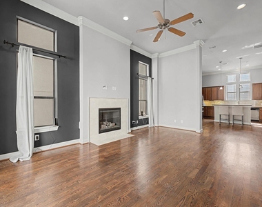 634 Nagle Street - Photo Thumbnail 10