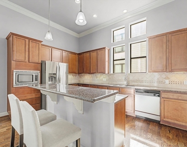 634 Nagle Street - Photo Thumbnail 15
