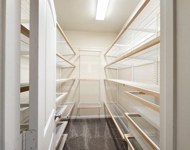 10717 Madden Oaks Place - Photo Thumbnail 20