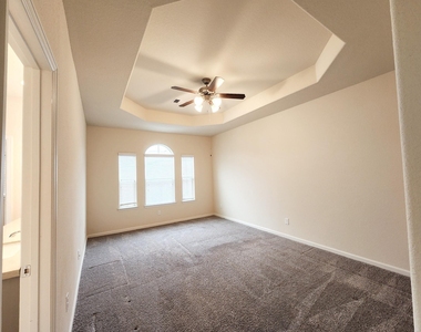 10717 Madden Oaks Place - Photo Thumbnail 22
