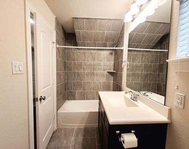 10717 Madden Oaks Place - Photo Thumbnail 8
