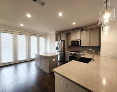 10717 Madden Oaks Place - Photo Thumbnail 12