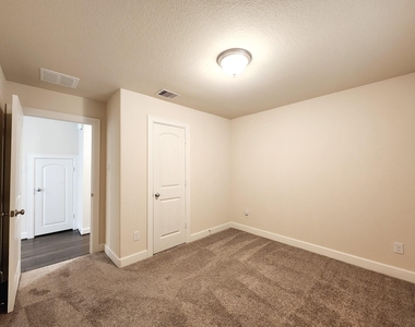 10717 Madden Oaks Place - Photo Thumbnail 6