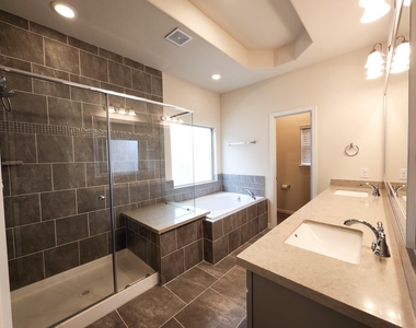 10717 Madden Oaks Place - Photo Thumbnail 24