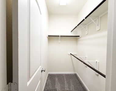 10717 Madden Oaks Place - Photo Thumbnail 21
