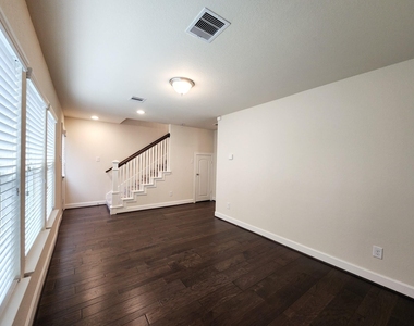 10717 Madden Oaks Place - Photo Thumbnail 3