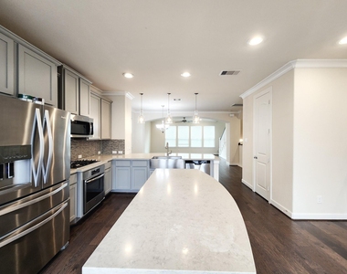 10717 Madden Oaks Place - Photo Thumbnail 15