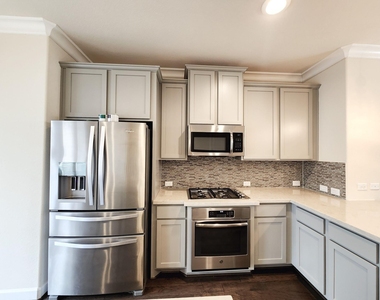 10717 Madden Oaks Place - Photo Thumbnail 17