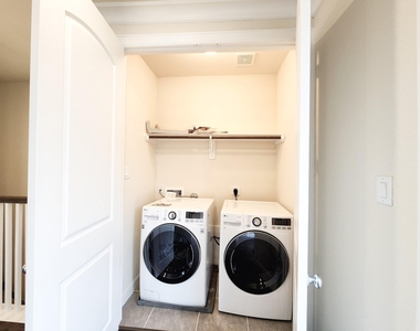10717 Madden Oaks Place - Photo Thumbnail 31