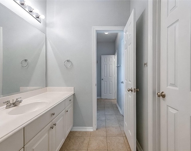 3819 Rivermoss Lane - Photo Thumbnail 32