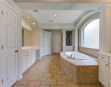 3819 Rivermoss Lane - Photo Thumbnail 25