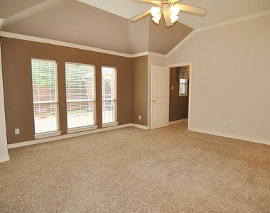 2627 Havencrest Drive - Photo Thumbnail 2