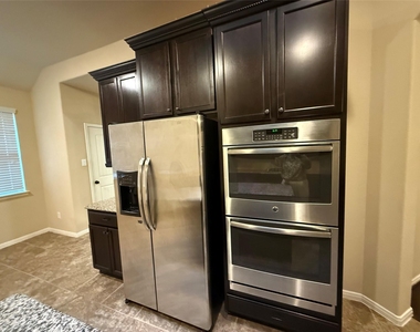 24311 Piazza Drive - Photo Thumbnail 9
