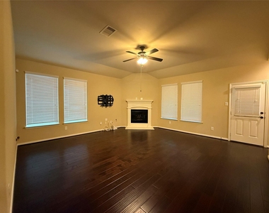 24311 Piazza Drive - Photo Thumbnail 11