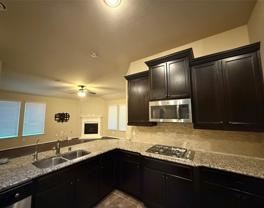 24311 Piazza Drive - Photo Thumbnail 8