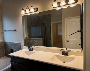 24311 Piazza Drive - Photo Thumbnail 18