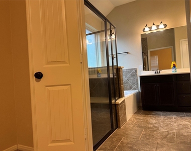 24311 Piazza Drive - Photo Thumbnail 15