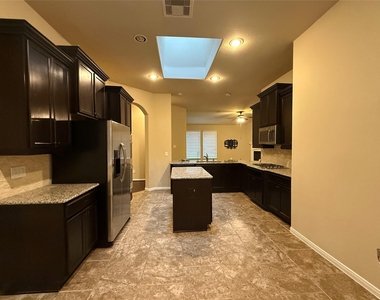 24311 Piazza Drive - Photo Thumbnail 14