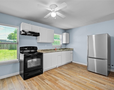 8921 Oak Knoll Lane - Photo Thumbnail 21
