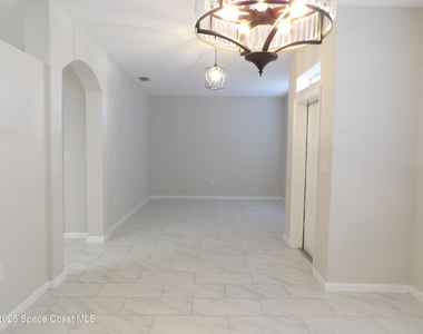 117 Fayetteville Street Sw - Photo Thumbnail 2