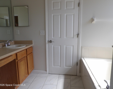 117 Fayetteville Street Sw - Photo Thumbnail 9