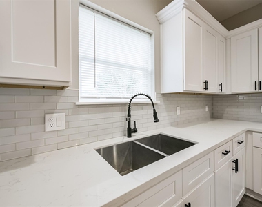 4405 Mallow Drive Street - Photo Thumbnail 7
