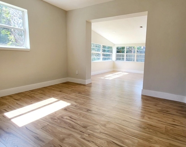 1660 Vernon Dicks Drive - Photo Thumbnail 16