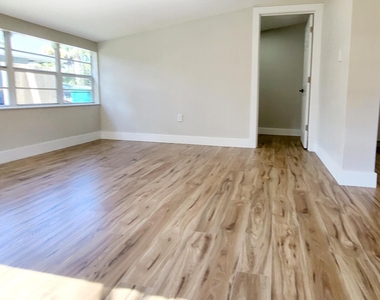 1660 Vernon Dicks Drive - Photo Thumbnail 17