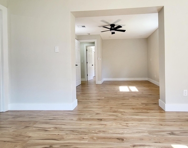 1660 Vernon Dicks Drive - Photo Thumbnail 15