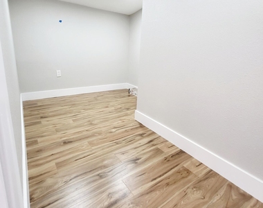 1660 Vernon Dicks Drive - Photo Thumbnail 19