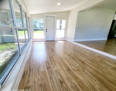 1660 Vernon Dicks Drive - Photo Thumbnail 7