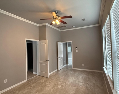 16126 Saxon Hollow Lane - Photo Thumbnail 9