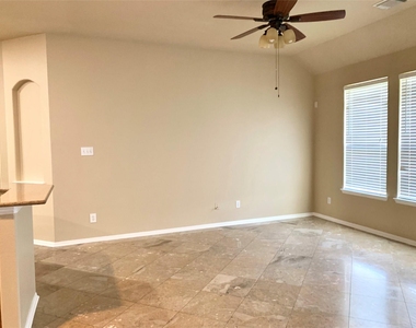2822 Chalet Knolls Lane - Photo Thumbnail 4