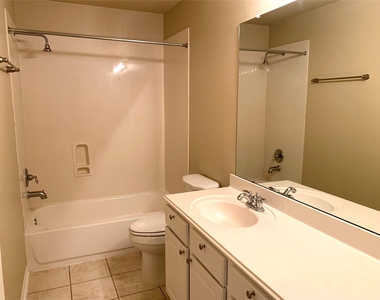 2822 Chalet Knolls Lane - Photo Thumbnail 32