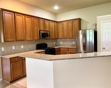 2822 Chalet Knolls Lane - Photo Thumbnail 8