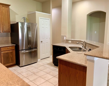 2822 Chalet Knolls Lane - Photo Thumbnail 11