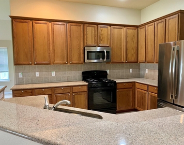 2822 Chalet Knolls Lane - Photo Thumbnail 9