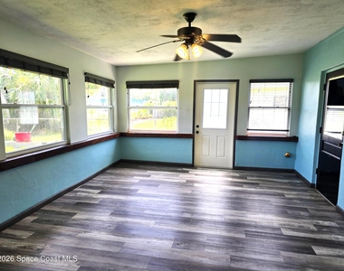 210 Juniper Avenue - Photo Thumbnail 13