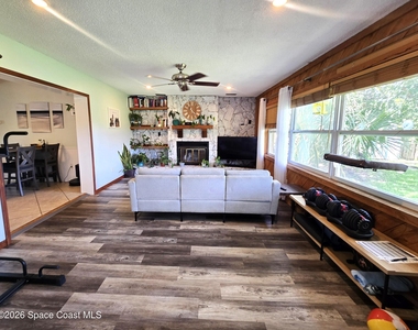 210 Juniper Avenue - Photo Thumbnail 12