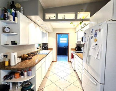 210 Juniper Avenue - Photo Thumbnail 8