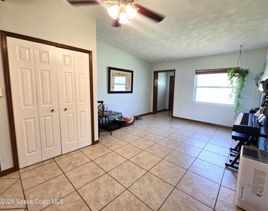 210 Juniper Avenue - Photo Thumbnail 4