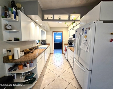 210 Juniper Avenue - Photo Thumbnail 7