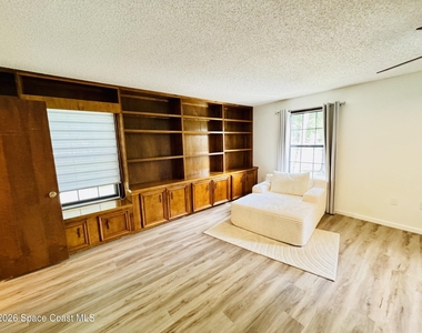 9000 York Lane - Photo Thumbnail 14